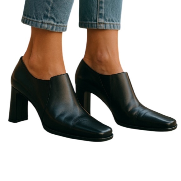NINE WEST Black Square Toe Bootie Shoes Leather Heel High Vamp Witchy Size 7.5 - Picture 1 of 13